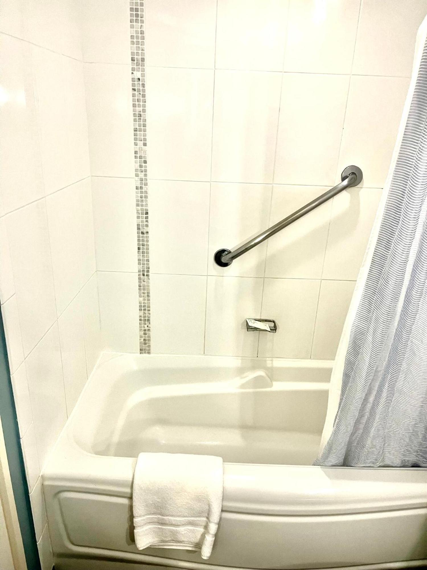 ~four-star Serviced